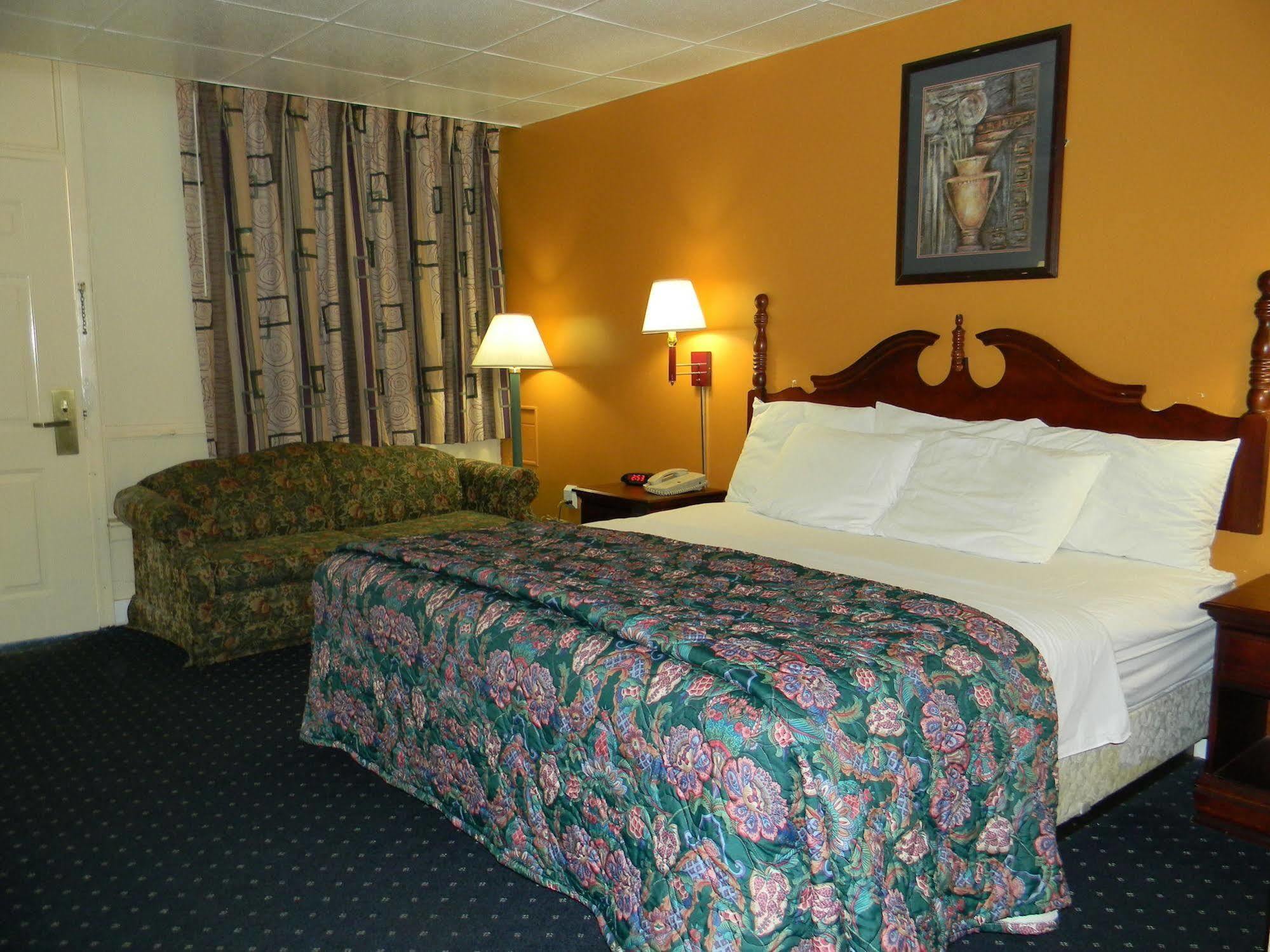 Fairfax Motel Roanoke Rapids Exterior photo